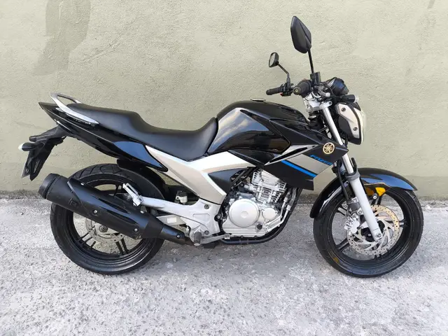 Moto Yamaha YS 250 Fazer 2014 Black Edition