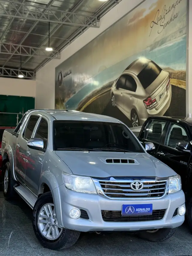 Carro Toyota Hilux Cabine Dupla 2013 Hilux 3.0 TDI 4x4 CD SRV Top (Aut)