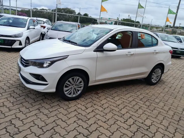 Carro Fiat Cronos 2024 Drive 1.3