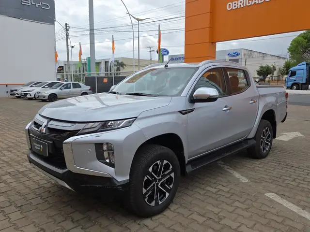 Carro Mitsubishi L200 Triton Sport 2023 HPE-S 2.4