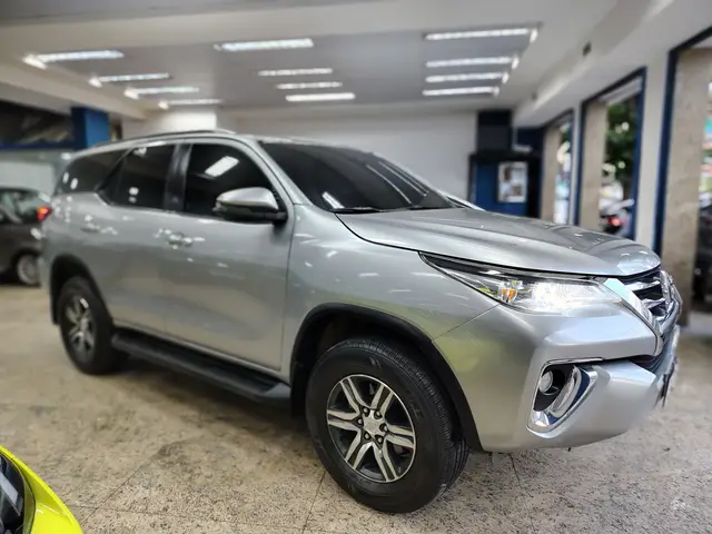 Carro Toyota SW4 2020 2.7 SRV 7L 4x2 (Aut) (Flex)