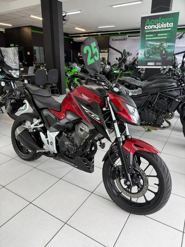 Moto Honda CB 300F Twister 2025 (ABS)