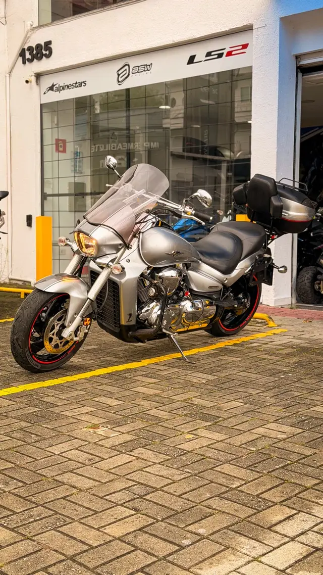 Moto Suzuki Boulevard 2015 M1800 R