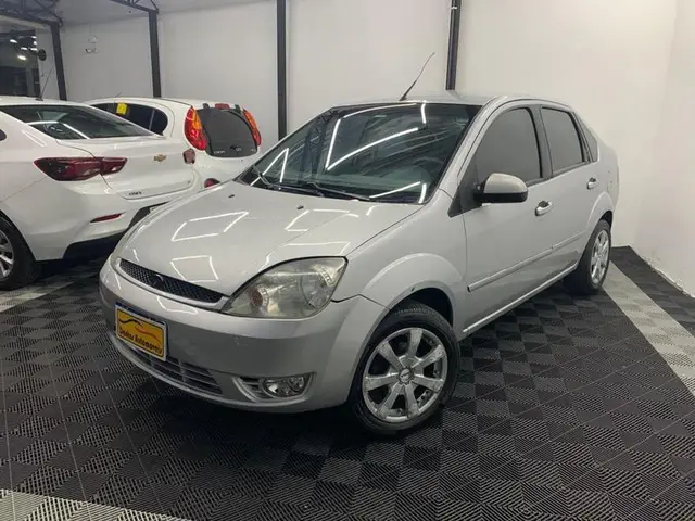 Carro Ford Fiesta Sedan 2005 1.6 (Flex)