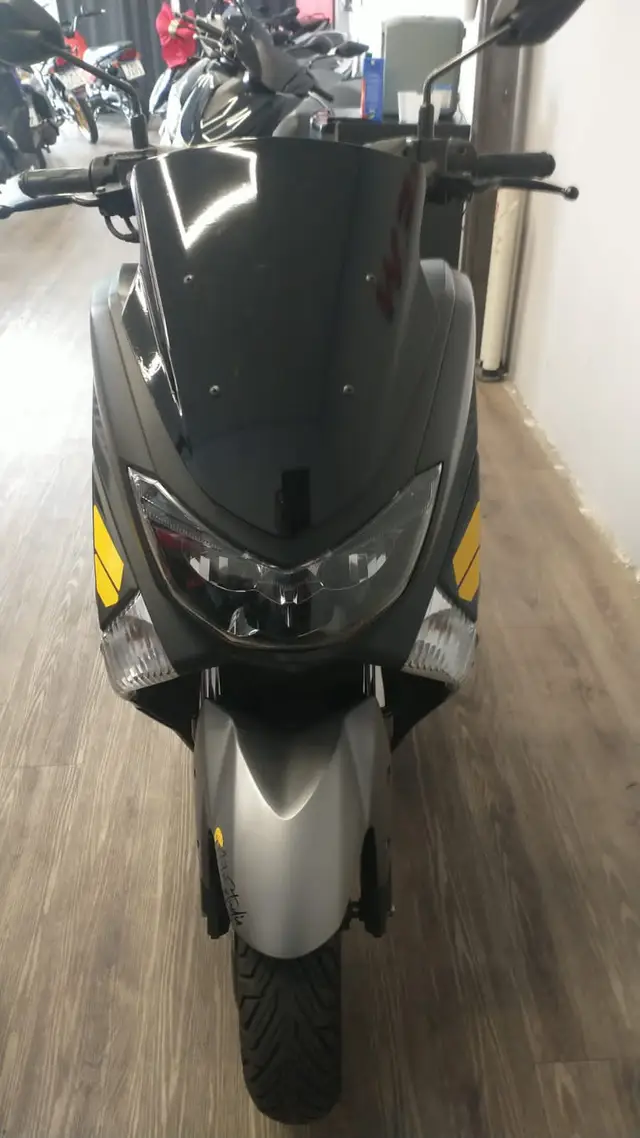 Moto Yamaha XMax 2021 250 (ABS)