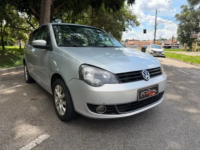 Carro Volkswagen Polo Sedan 2013 1.6 8V (Flex)