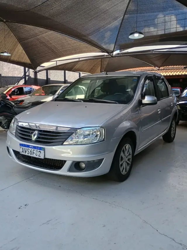 Carro Renault Logan 2013 Expression 1.6 8V Hi-Torque (flex)