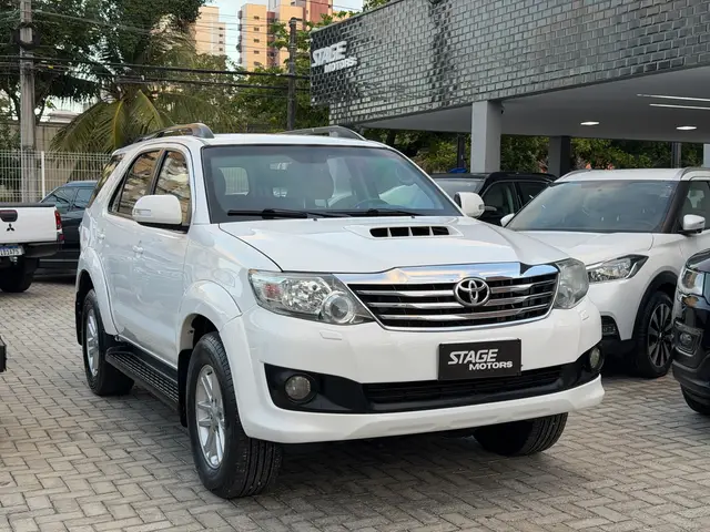 Carro Toyota SW4 2015 Hilux  3.0 TDI 4x4 SRV 5L