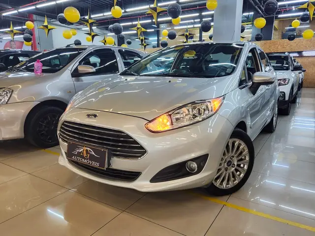 Carro Ford New Fiesta Sedan 2014 1.6 Titanium PowerShift (Flex)