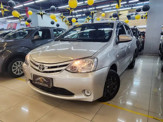 Carro Toyota Etios 2017 X 1.3 (Flex)