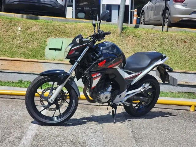 Moto Honda CB 250F Twister 2017 Standard