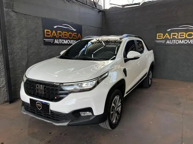 Carro Fiat Strada 2023 Volcano 1.3 CD AT (Flex)