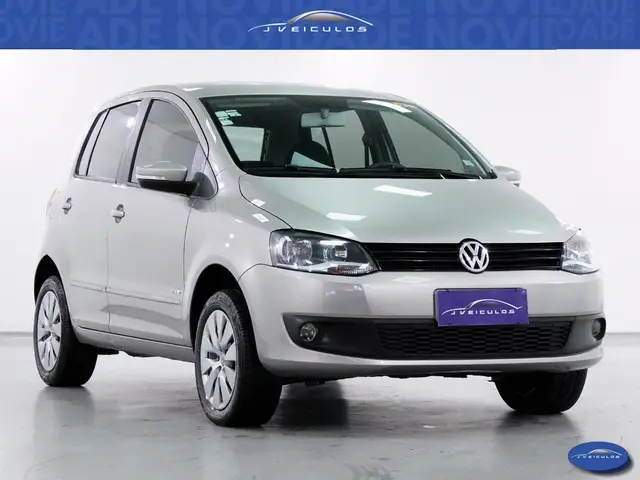 Carro Volkswagen Fox 2014 1.0 TEC (Flex) 4p