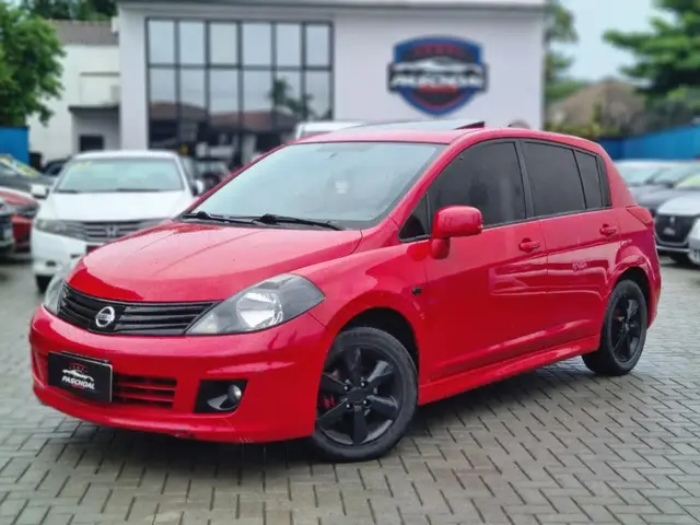 Carro Nissan Tiida 2013 SL 1.8 (flex) (aut)