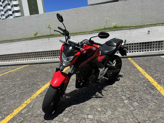 Moto Honda CB 300F Twister 2024 (CBS)
