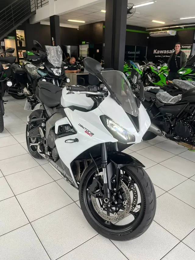 Moto Triumph Daytona 660 2025 ABS