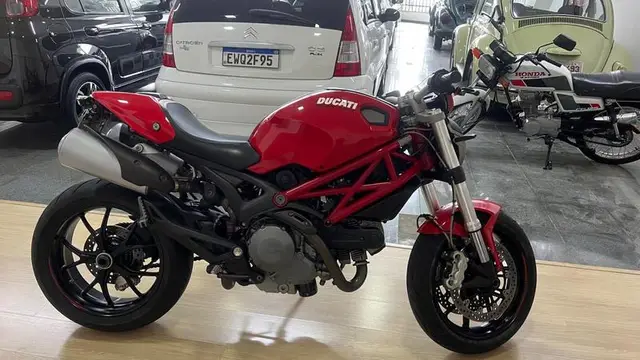 Moto Ducati Monster 2013 796