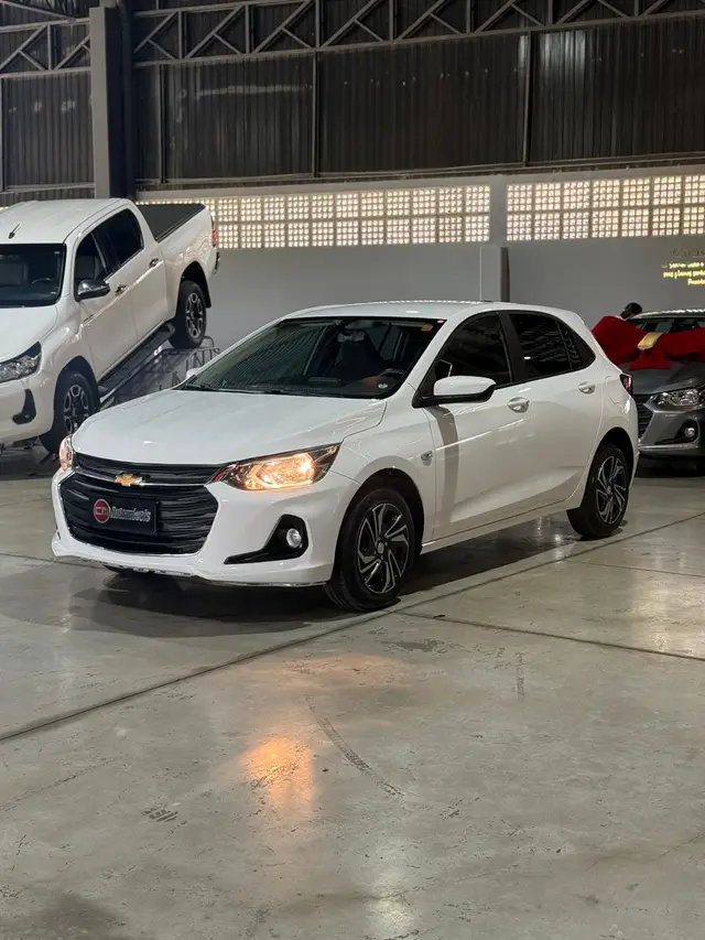 Carro Chevrolet Onix 2025 LT 1.0 Turbo