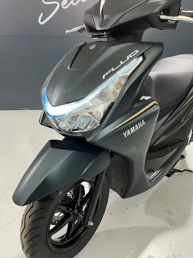 Moto Yamaha Fluo 2026 Hybrid Connected
