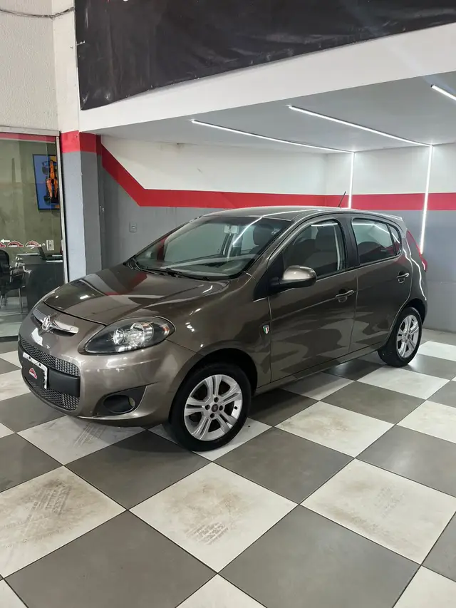 Carro Fiat Palio 2014 Attractive 1.4 8V (Flex)