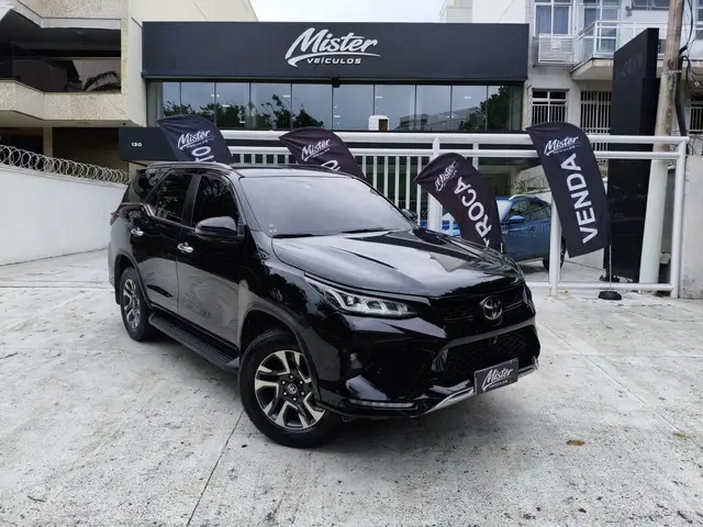 Carro Toyota SW4 2023 Diamond  2.8 turbodiesel 7L 4x4 (Aut)