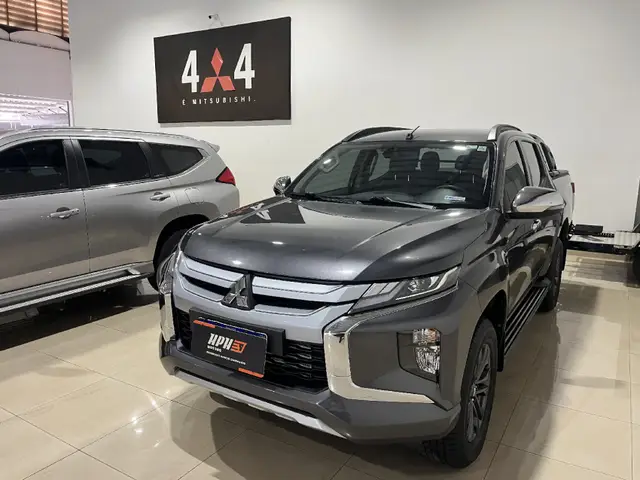 Carro Mitsubishi Triton 2025 HPE