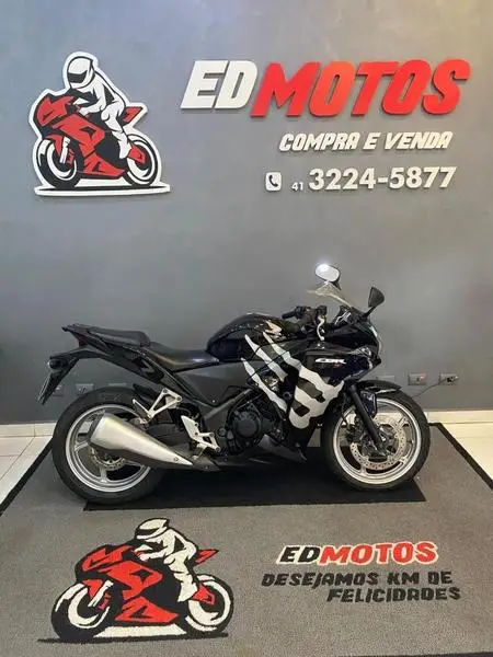 Moto Honda CBR 250R 2012 Standard