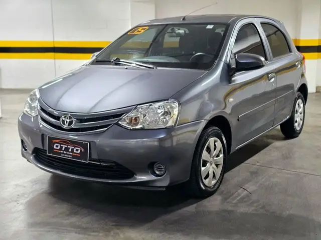 Carro Toyota Etios 2015 X 1.3 (Flex)
