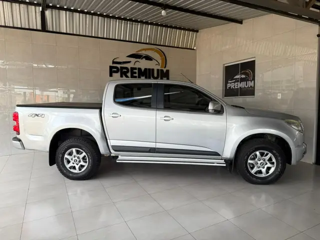 Carro Chevrolet S10 Cabine Dupla 2014 S10 2.8 CTDI LT 4WD (Cabine Dupla)