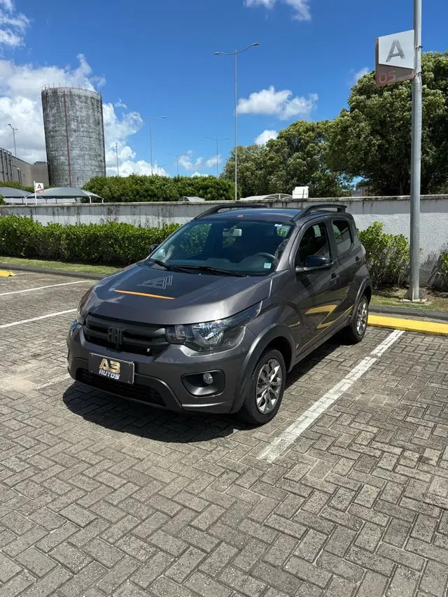 Carro Fiat Mobi 2024 Trekking 1.0
