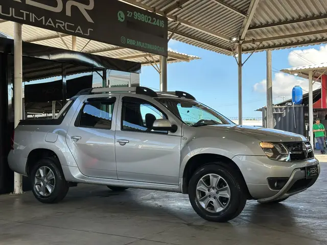 Carro Renault Duster Oroch 2016 2.0 16V Dynamique (Flex)