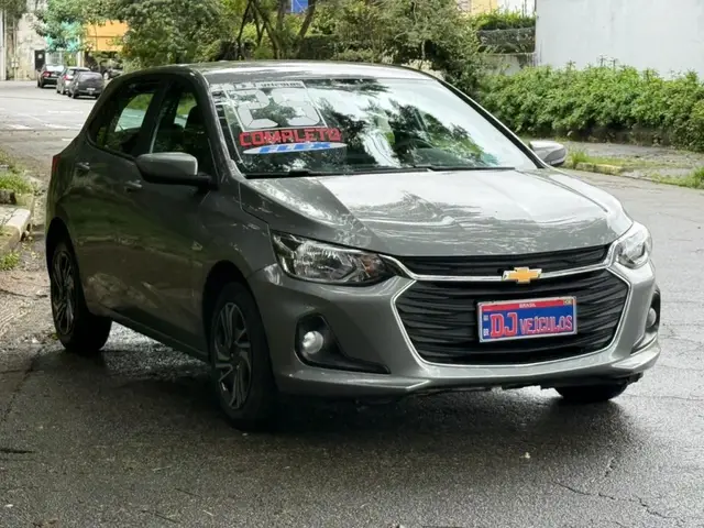 Carro Chevrolet Onix Plus 2025 LT 1.0