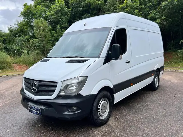 Carro Mercedes-Benz Sprinter 2018 313 Furgão Curto 2.2 129cv Dies