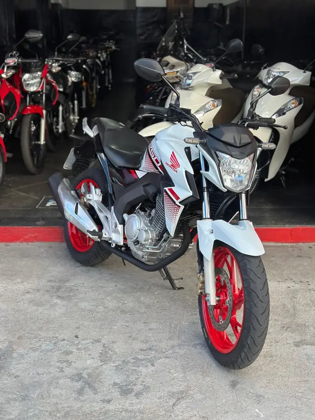Moto Honda CB 250F Twister 2022 (CBS)