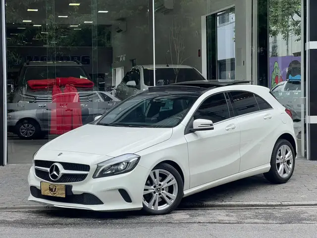Carro Mercedes-Benz A 200 2018 200 1.6 Turbo FlexFuel DCT