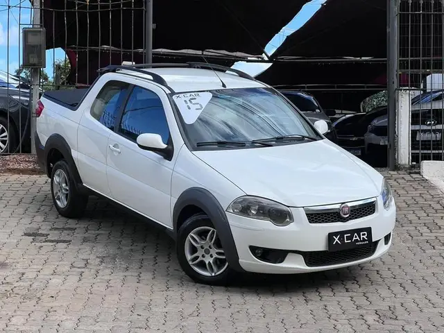 Carro Fiat Strada 2015 Trekking 1.6 16V (Flex) (Cabine Dupla)