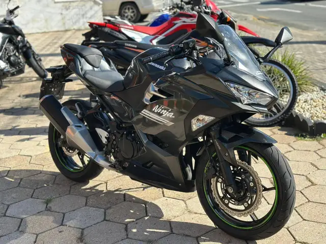 Moto Kawasaki Ninja 2022 400