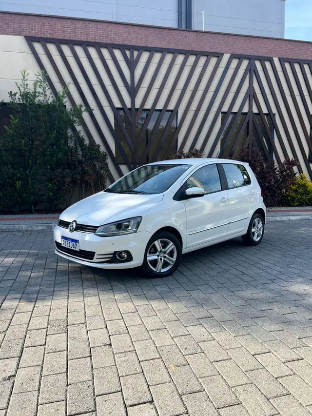 Carro Volkswagen Fox 2016 1.6 16v MSI Highline (Flex)
