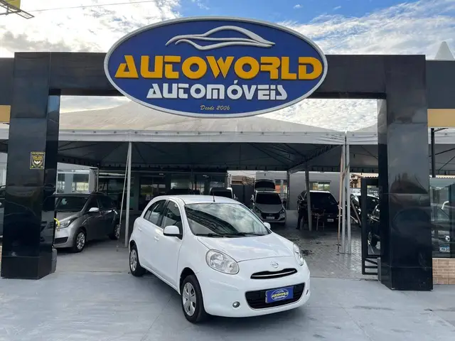 Carro Nissan March 2014 1.0 16V (Flex)