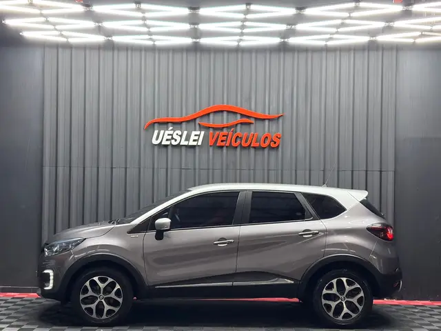 Carro Renault Captur 2021 BOSE 1.6 16v SCe CVT (Flex)