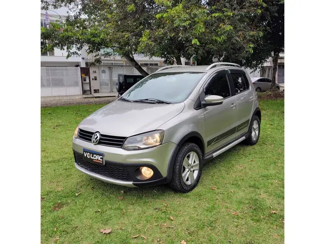Carro Volkswagen CrossFox 2011 1.6 (Flex)