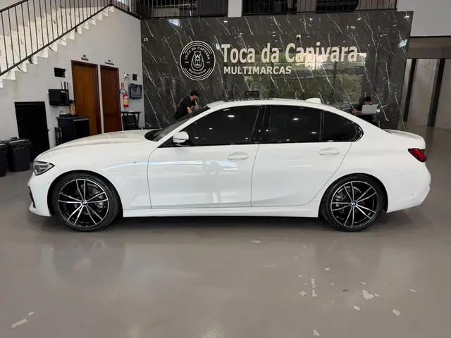 Carro BMW 320i 2022 M Sport 2.0 Turbo (Aut)