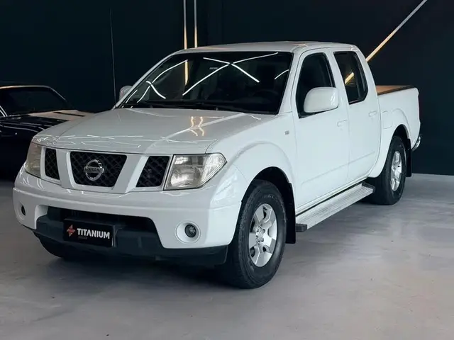 Carro Nissan Frontier 2013 XE 4x2 2.5 16V (cab. dupla)