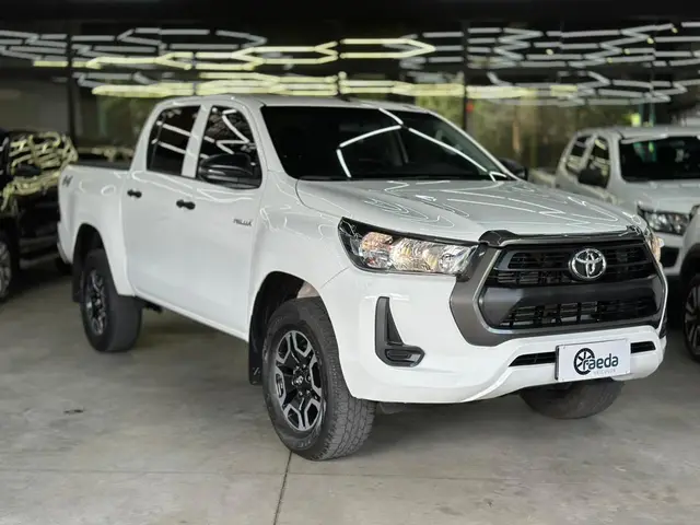 Carro Toyota Hilux Cabine Dupla 2024 STD Power Pack 4x4 2.8 Diesel