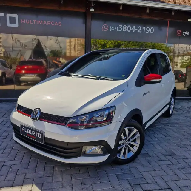 Carro Volkswagen Fox 2017 1.6 16v MSI Pepper (Flex)