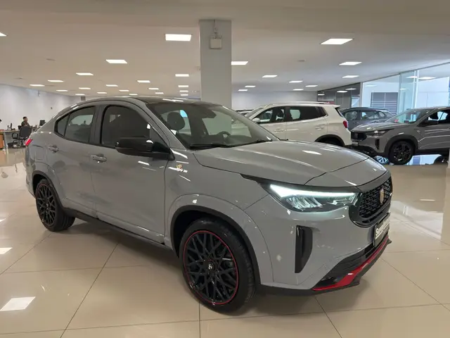 Carro Fiat Fastback 2024 Abarth