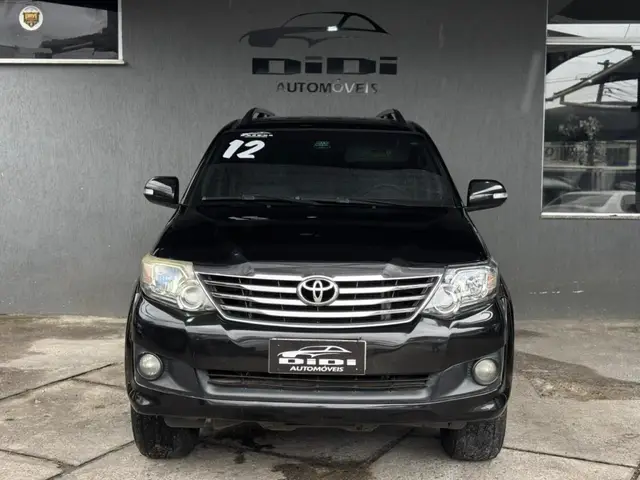 Carro Toyota Hilux SW4 2012 SRV 3.0 4X4 (7 Lugares)