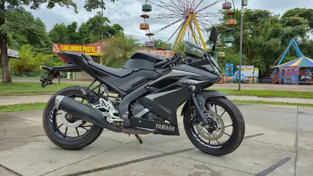 Moto Yamaha YZF R15 2025 ABS