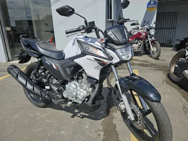 Moto Yamaha YBR 150 Factor 2025 Standard