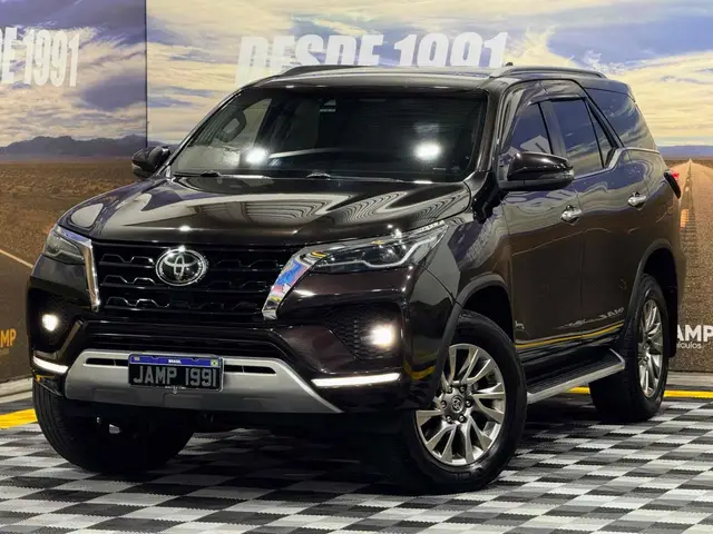 Carro Toyota SW4 2021 SRX 2.8 turbodiesel 7L 4x4 (Aut)